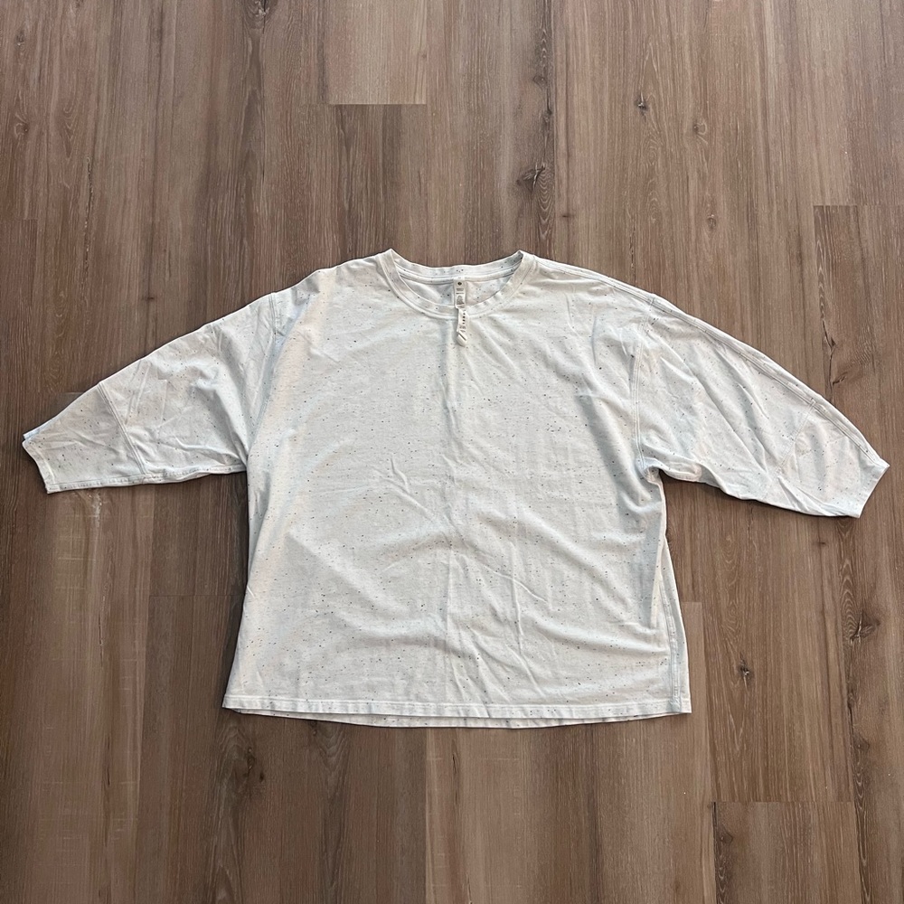 Lululemon 3/4 Sleeve Shirt in White Size 12